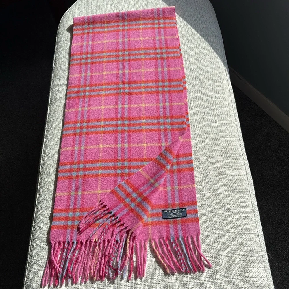 Authentic Burberry Cashmere Scarf - Picture 3 of 6